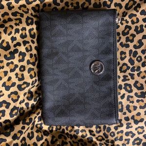 Michael KORS makeup bag